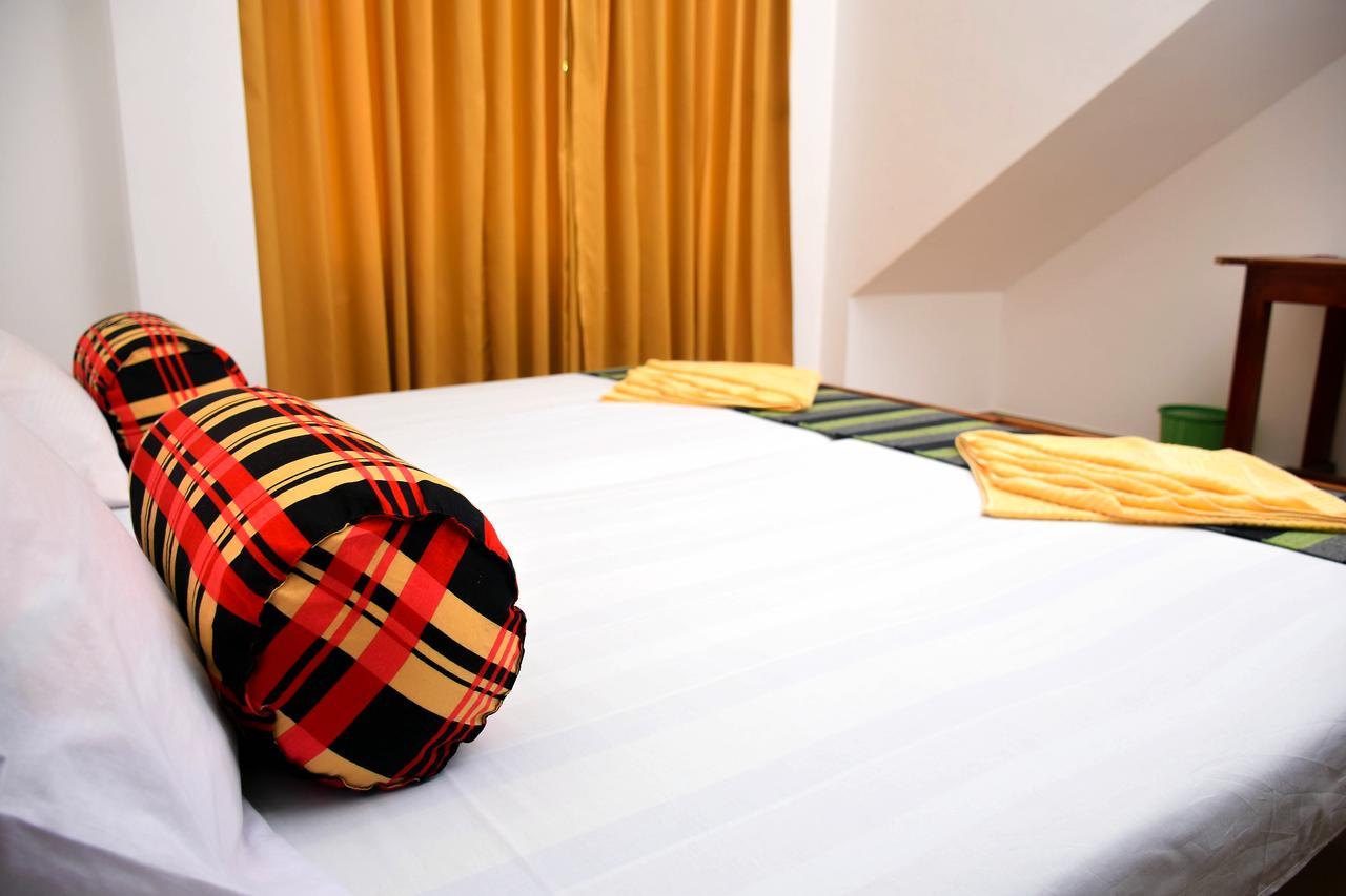 Vishmee Holiday Inn Embilipitiya Zewnętrze zdjęcie