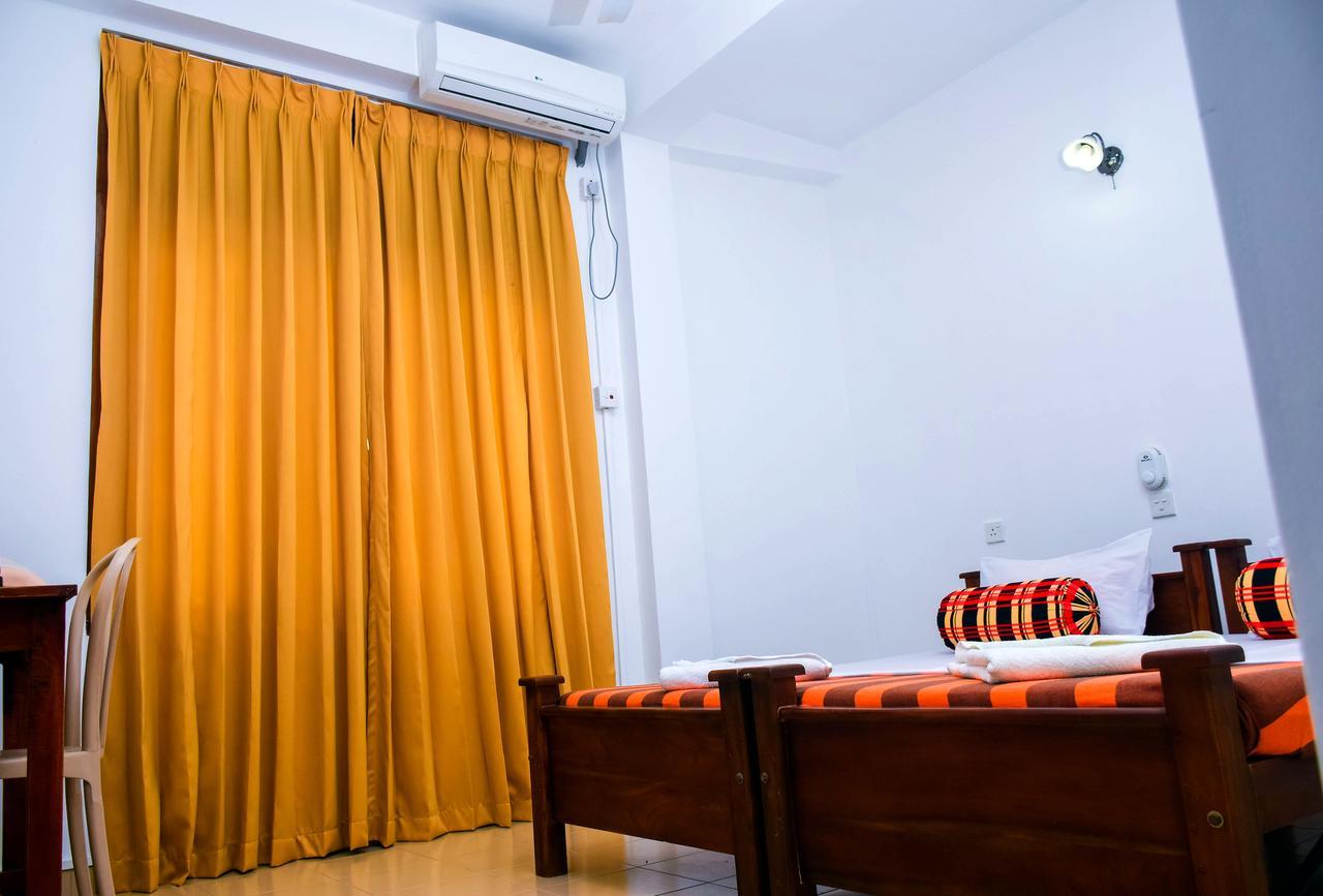 Vishmee Holiday Inn Embilipitiya Zewnętrze zdjęcie