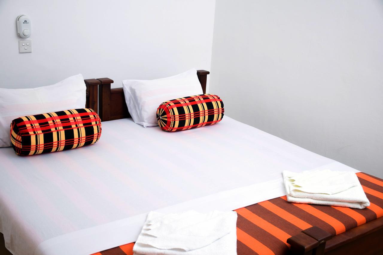 Vishmee Holiday Inn Embilipitiya Zewnętrze zdjęcie