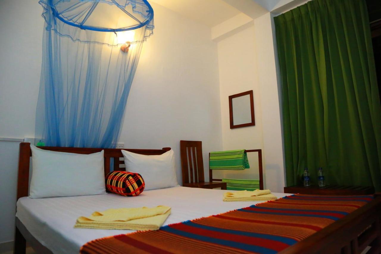 Vishmee Holiday Inn Embilipitiya Zewnętrze zdjęcie