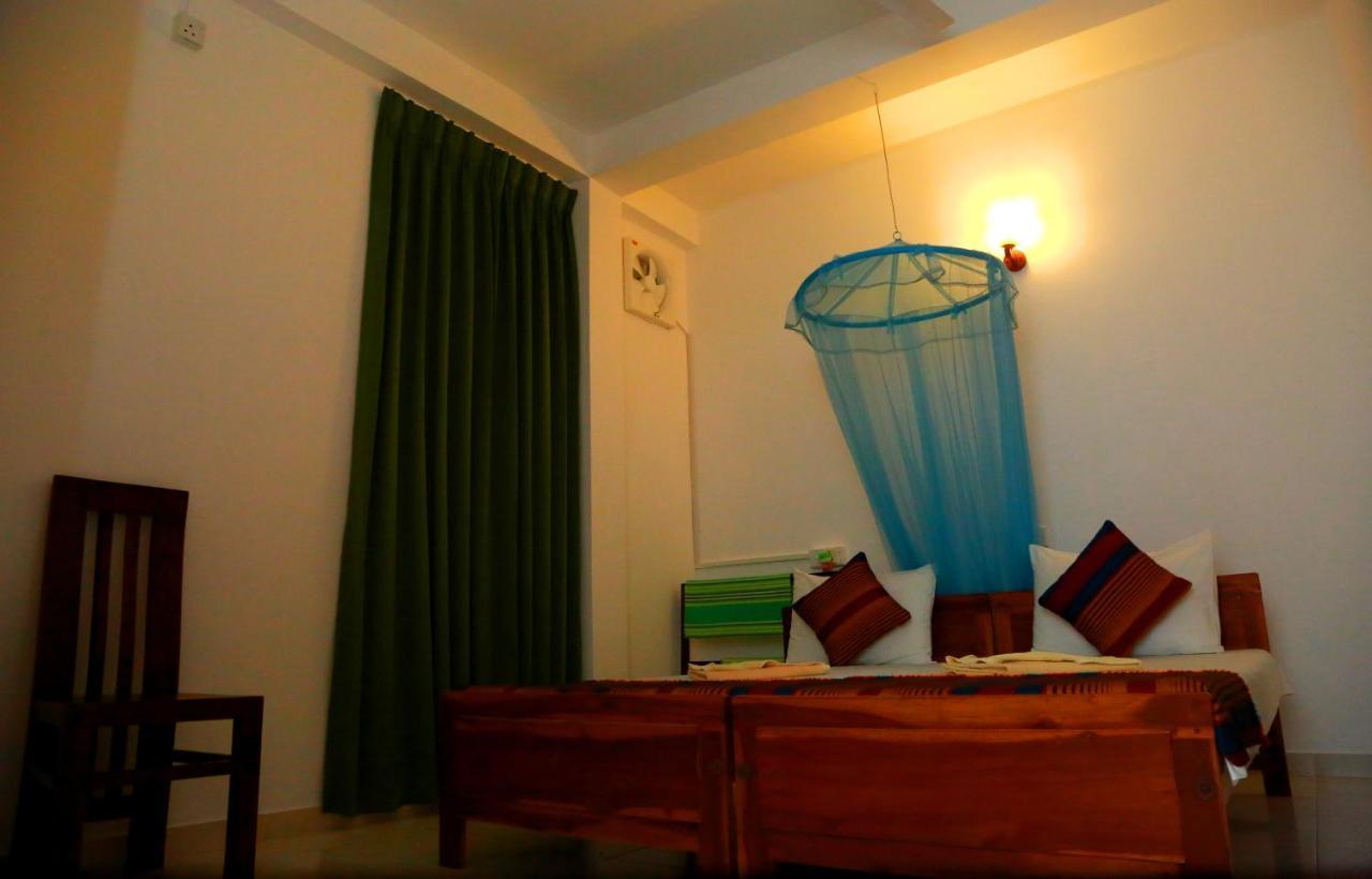 Vishmee Holiday Inn Embilipitiya Zewnętrze zdjęcie
