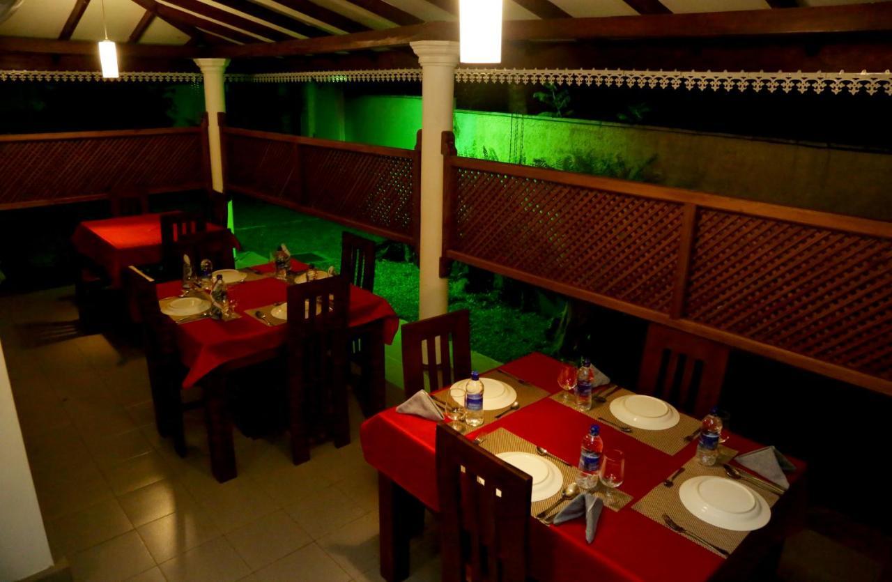 Vishmee Holiday Inn Embilipitiya Zewnętrze zdjęcie